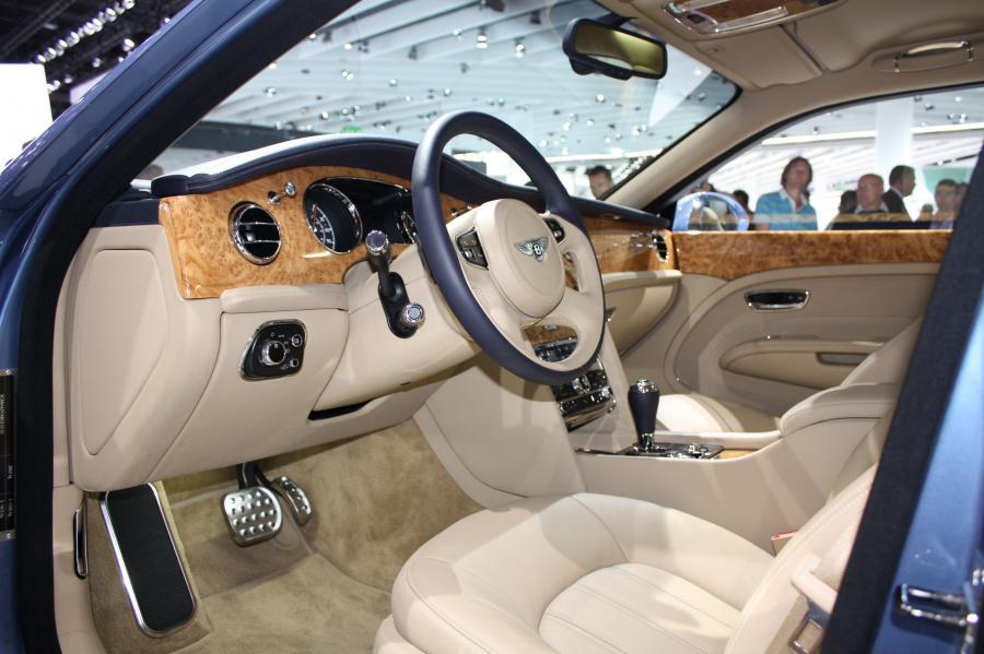  Bentley Mulsanne 2010 года  (фото 95 из 262)
